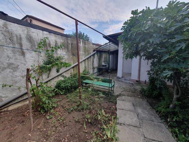 Casă cu 3 camere în Central