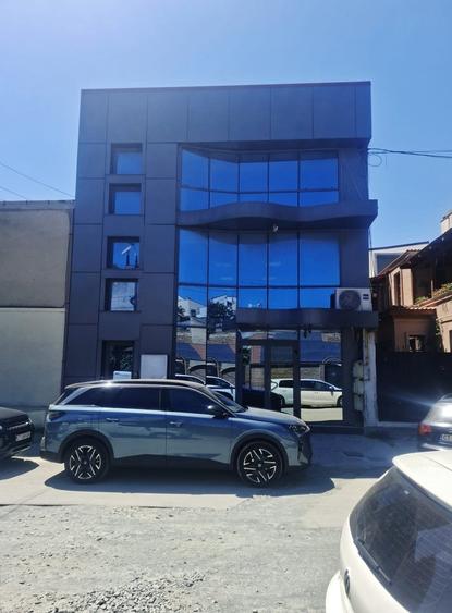 Birou, de 280 mp, în Central