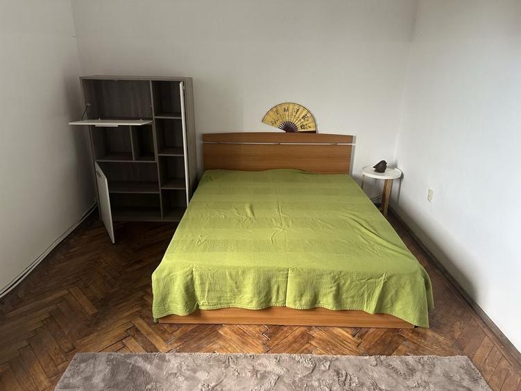 Garsonieră decomandată în Central