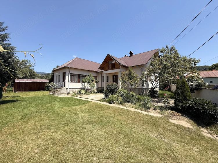 Casă cu 5 camere cu Teren 2146 Mp în Lerești