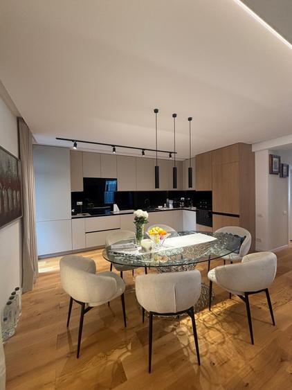 Duplex cu 7 camere cu Canalizare în Voluntari