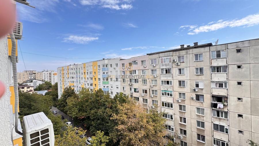 Apartament cu 3 camere decomandat în Rahova