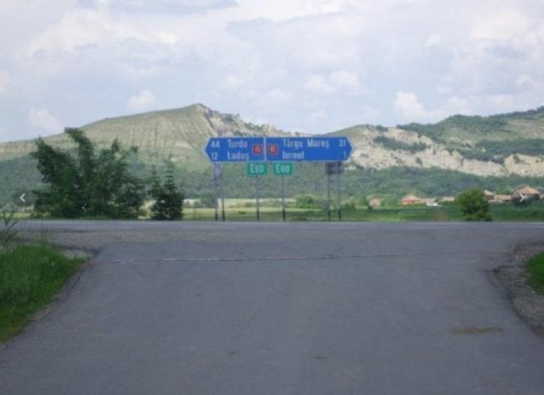 Teren Construcții intravilan de 27700 mp, în Iernut