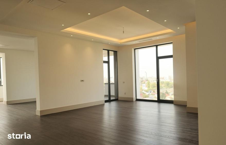 Apartament cu 4 camere în Tei