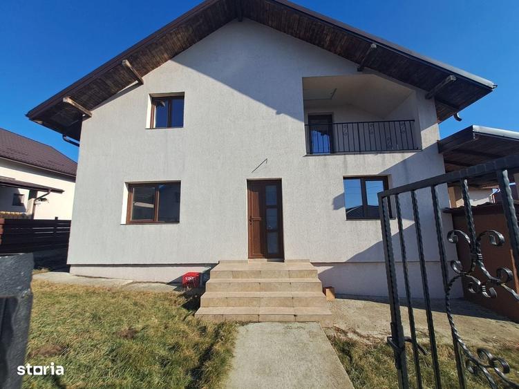 Casă cu 4 camere cu Teren 400 Mp în Central