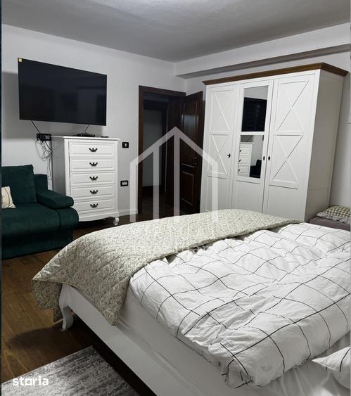 Casă cu 10 camere cu Teren 1500 Mp în Rășinari