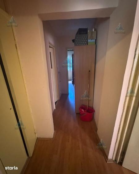 Apartament cu 3 camere în Uiești