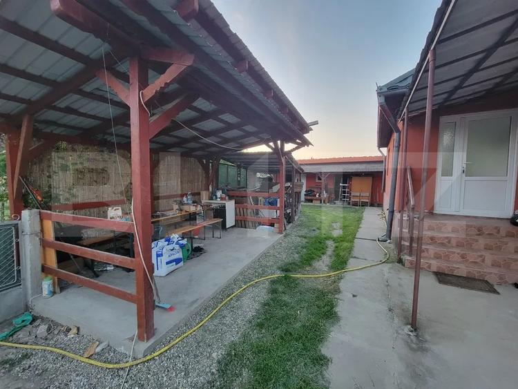 Casă individuală cu 2 camere cu Canalizare în Exterior Est