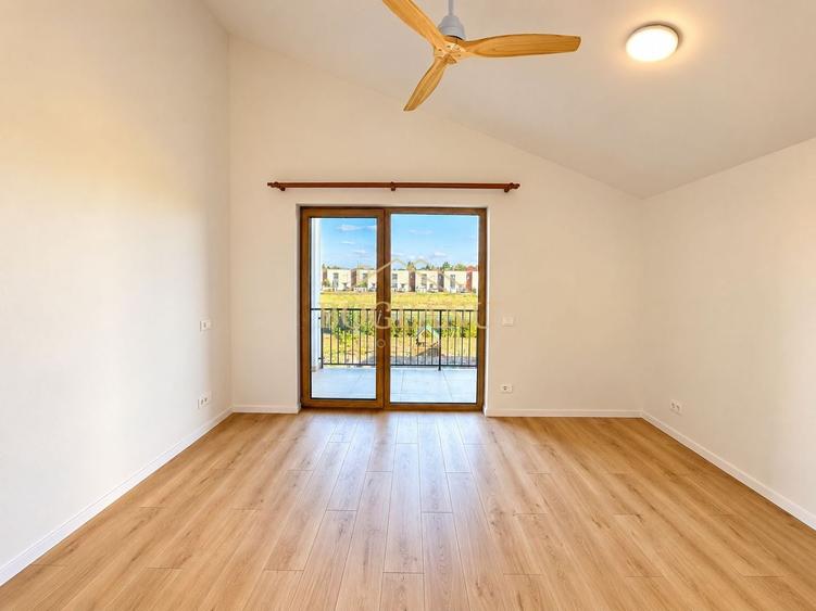 Duplex cu 5 camere cu Canalizare în Aradului