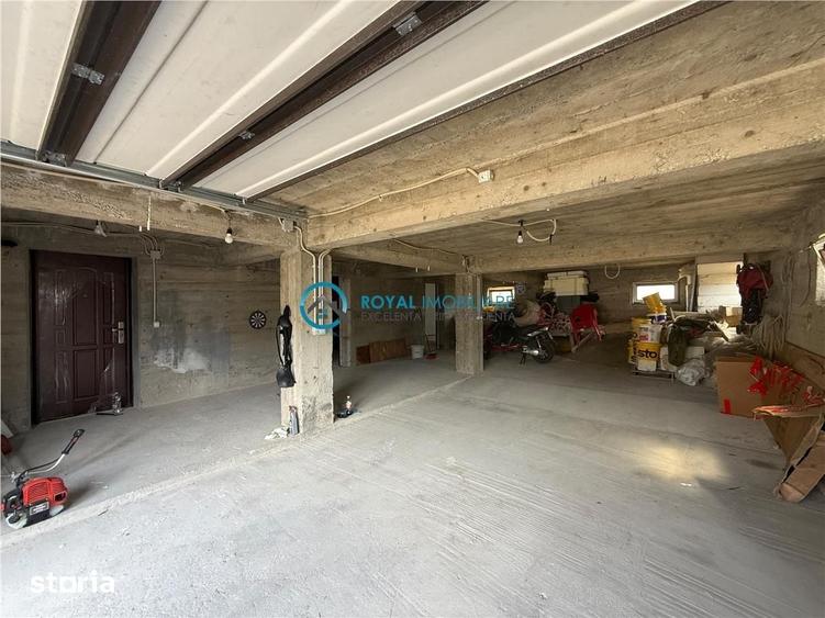 Casă cu 5 camere cu Teren 3700 Mp în Boldești