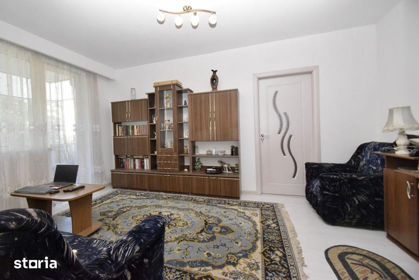 Apartament cu 2 camere semidecomandat în Calea București