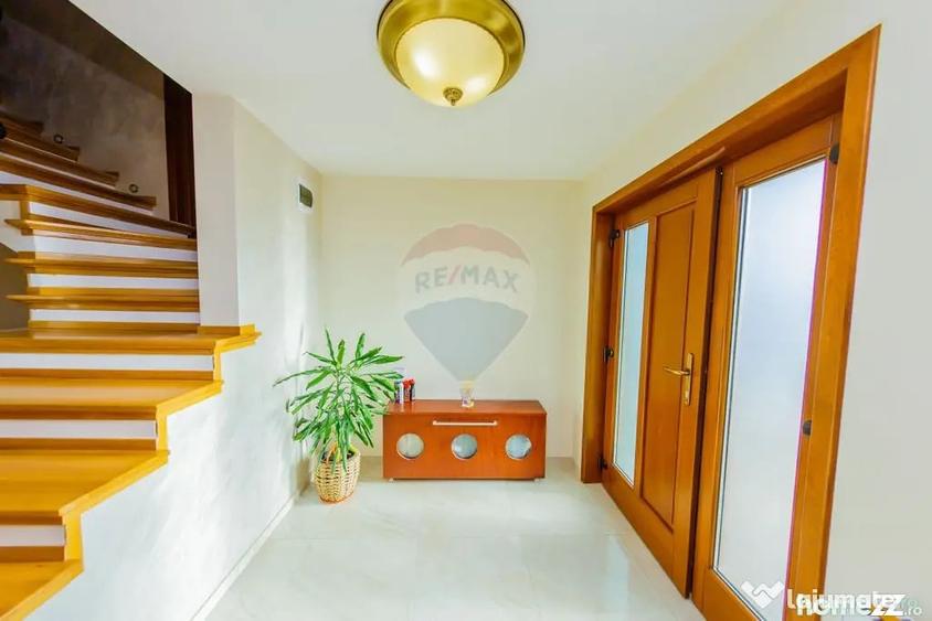Casă cu 7 camere cu Teren 2823 Mp în Tăuții de Sus