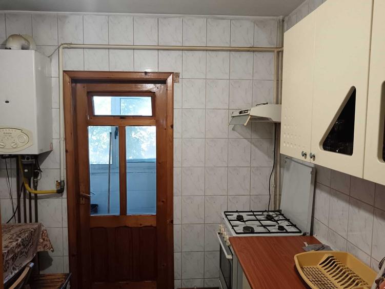 Apartament cu 3 camere decomandat în Păcurari