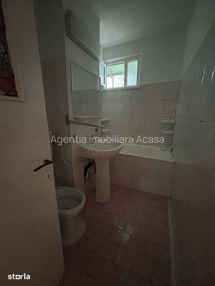 De vanzare apartament cu 3 camere, 2 bai, zona Cresei