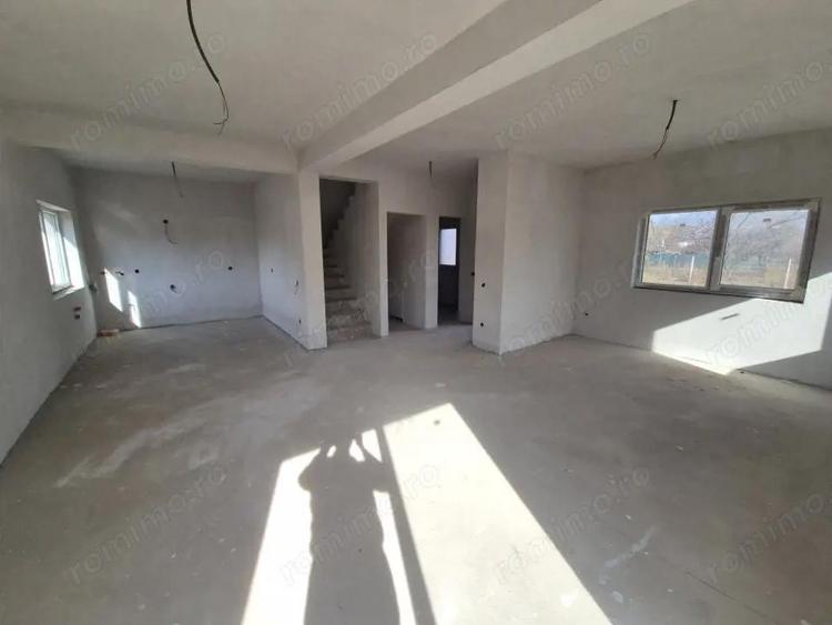 Casă cu Teren 220 Mp în Gilău