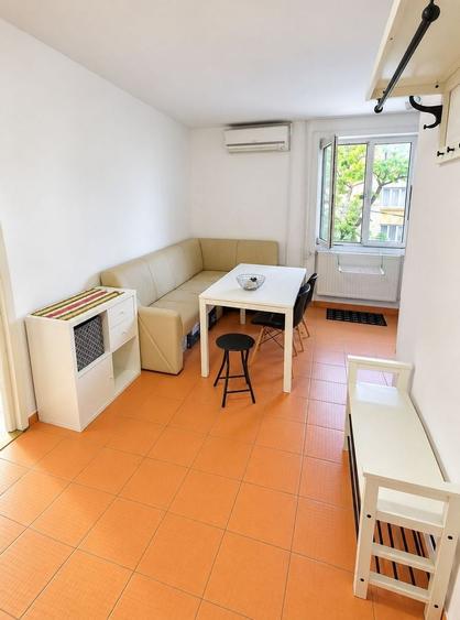 Garsonieră decomandată în Brâncoveanu