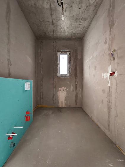 Penthouse cu 4 camere decomandat în Crângași