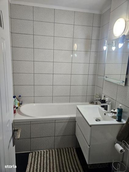 Apartament cu 3 camere în Micro 3