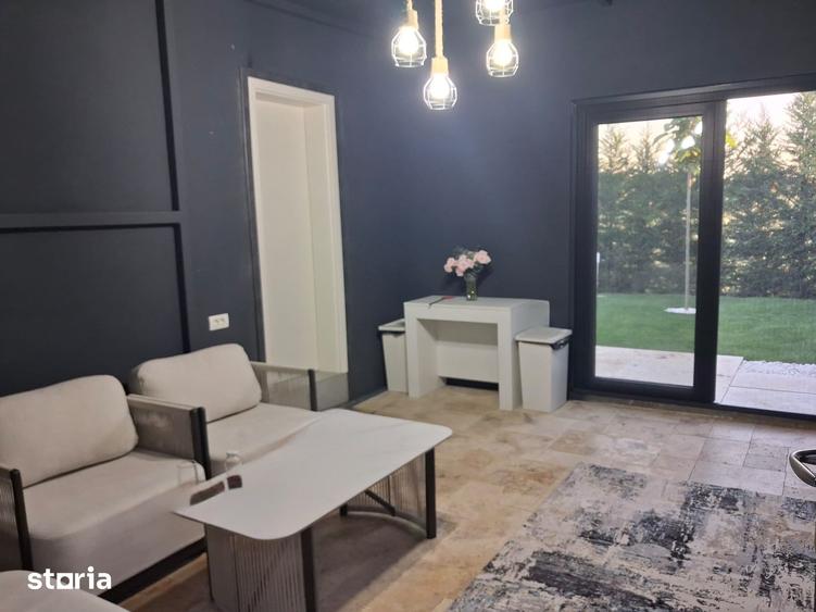 Casă cu 8 camere cu Teren 1425 Mp în Grădiștea