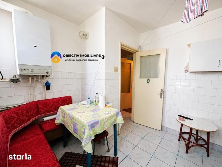 Apartament cu 4 camere semidecomandat în Dărmănești
