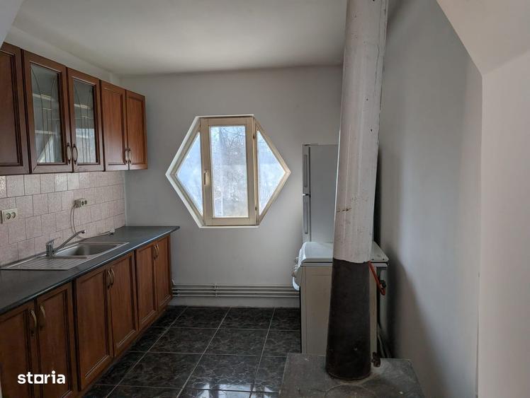 Casă cu 4 camere cu Teren 1300 Mp în Aluniș