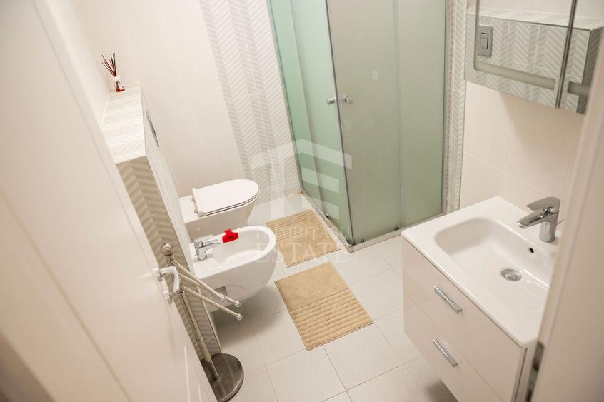 Apartament cu 3 camere decomandat, mobilat în Central