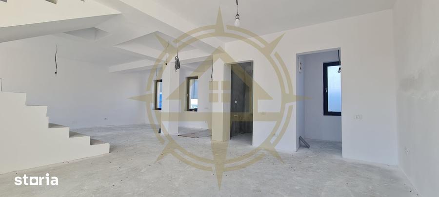 Casă cu 4 camere cu Teren 250 Mp în Odăile