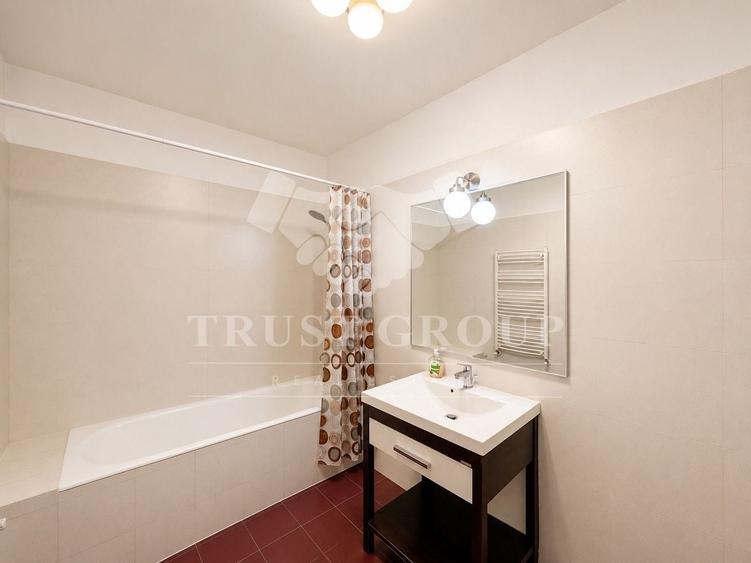 Apartament cu 3 camere decomandat, mobilat în Nordului