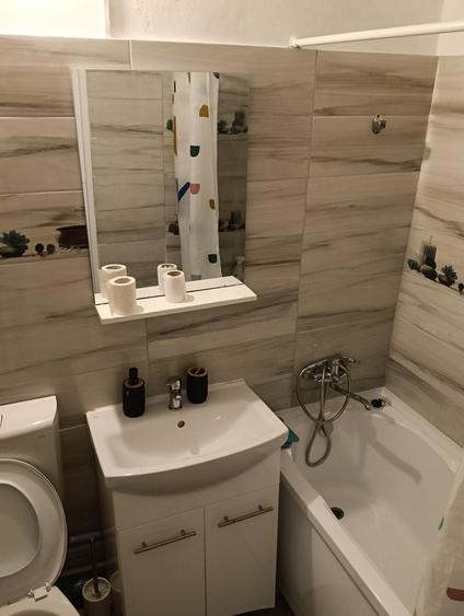 Garsonieră decomandată în Gară