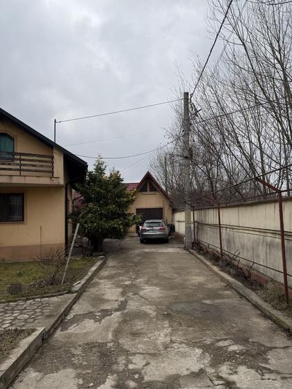 Casă cu 4 camere în Ipotești