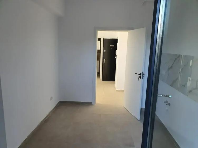 Apartament cu 2 camere decomandat în Titan