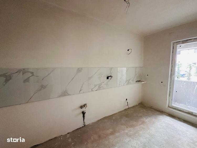 Garsonieră decomandată în Roșu