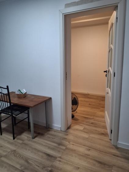 Apartament cu 2 camere semidecomandat, mobilat în Rahova