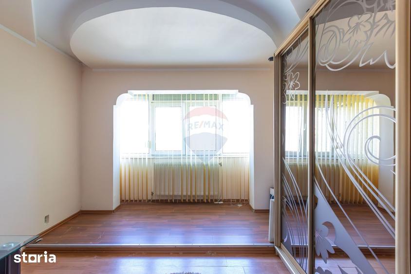 Apartament cu 4 camere în Mioriței