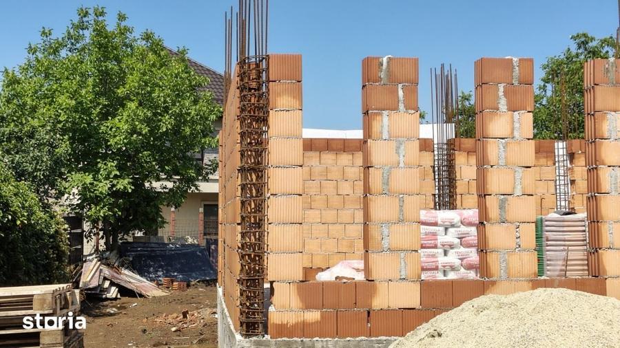 Casă cu 4 camere cu Teren 220 Mp în Chiajna
