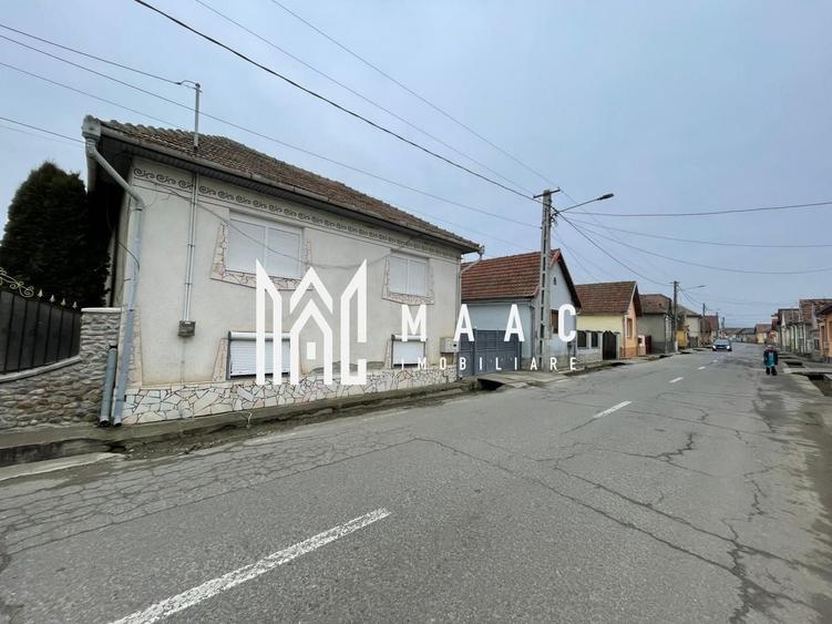 Casă individuală cu 8 camere cu Canalizare în Șeica Mare