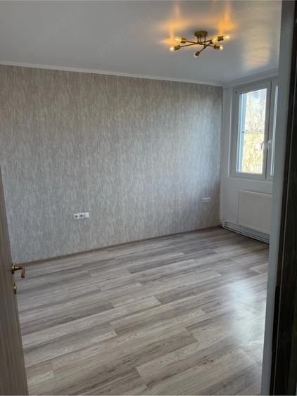 Apartament cu 3 camere decomandat în Gojdu