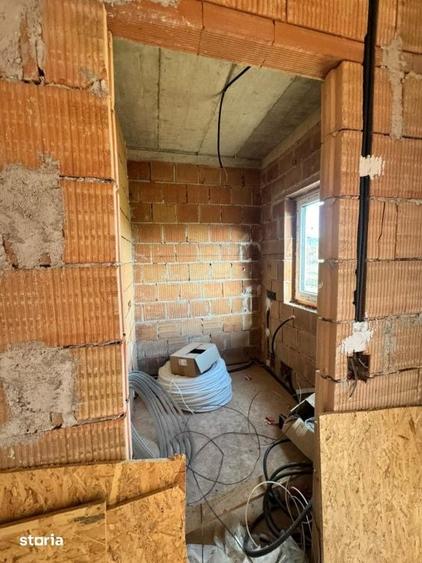 Casă cu 4 camere cu Teren 420 Mp în Recea