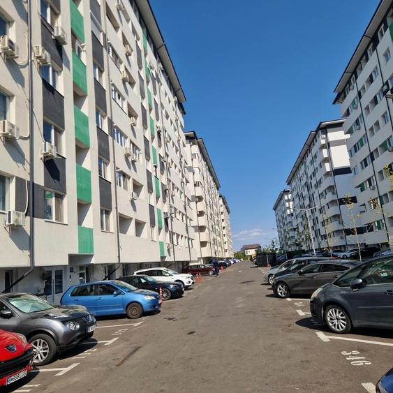Garsonieră decomandată în Roșu