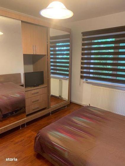 Apartament cu 3 camere decomandat în Eremia