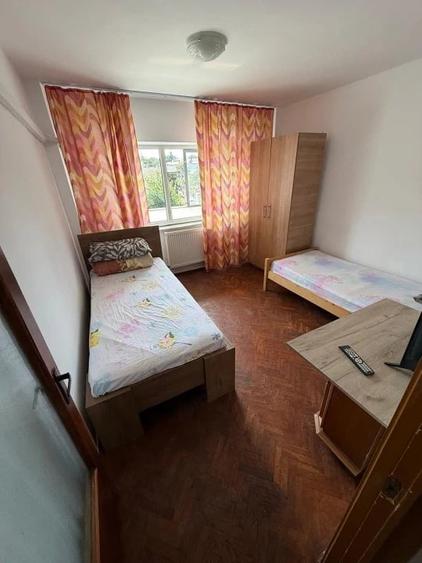 Apartament cu 3 camere decomandat în Păcii