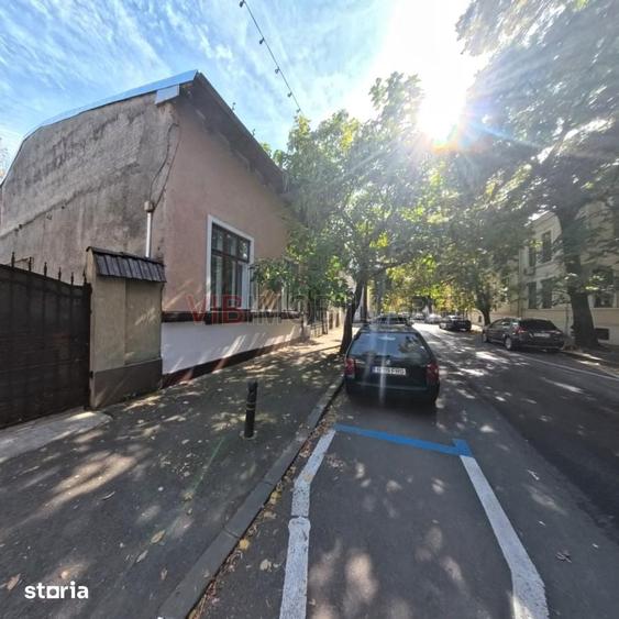 Casă cu 6 camere cu Teren 373 Mp în Cotroceni