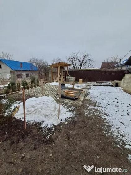 Casă cu 3 camere cu Teren 450 Mp în Horlești