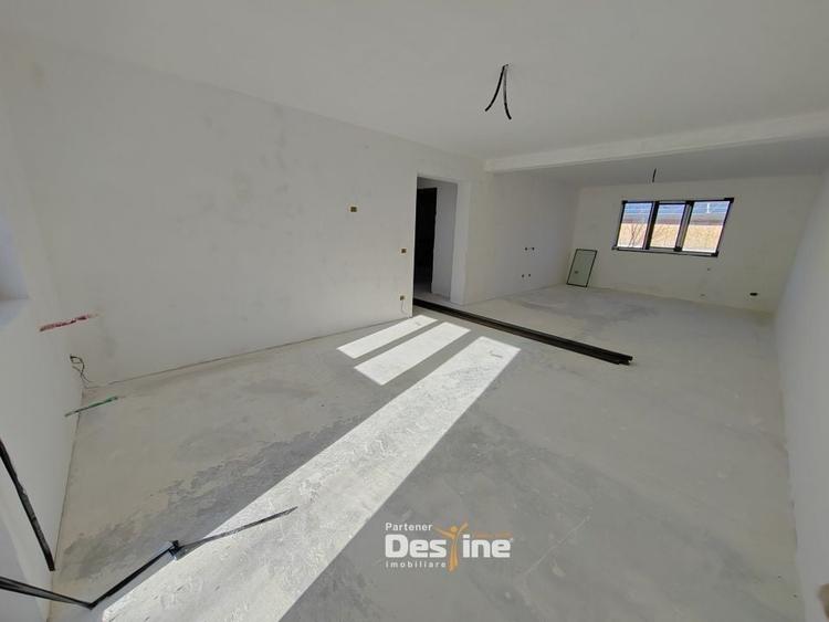 Casă individuală cu 4 camere cu Canalizare în Bârnova