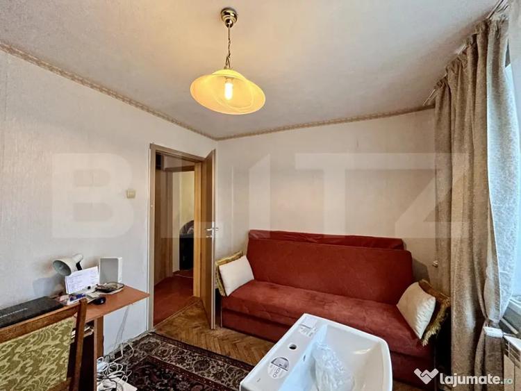 Apartament cu 3 camere semidecomandat în Andrei Mureșanu