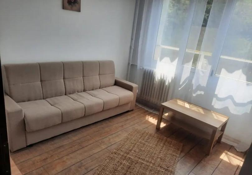 Apartament cu 3 camere decomandat, mobilat în Drumul Taberei
