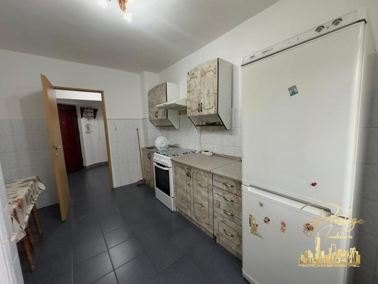 Apartament cu 2 camere decomandat, mobilat în Decebal