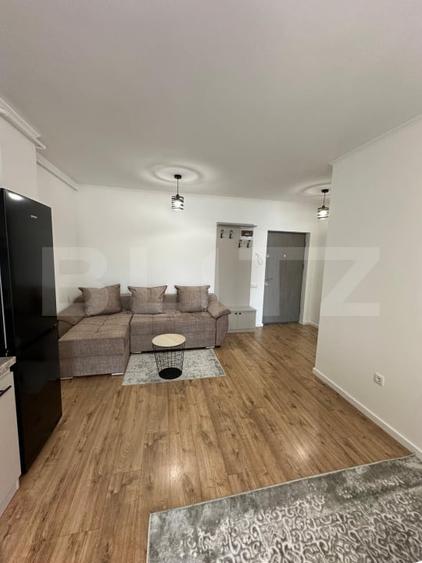 Apartament cu 2 camere semidecomandat, mobilat în Florești