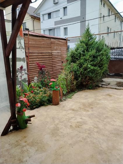 Casă cu 6 camere cu Teren 250 Mp în Costinești