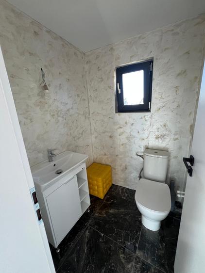 Casă individuală cu 4 camere cu Teren 300 Mp în Rediu